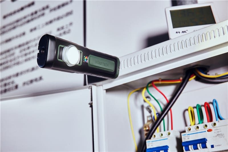 LED-handlampa Bärbar handhållen arbetslampa Magnetisk trådlös snabbladdning (8)